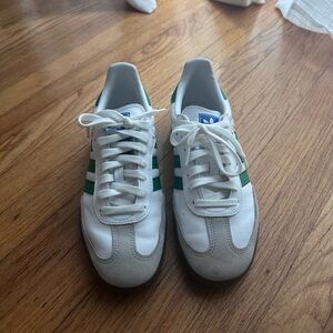 ADIDAS Samba Og Cloud White/Green UNISEX 8.5 sizing. (8.5 men’s/ 10 women’s)